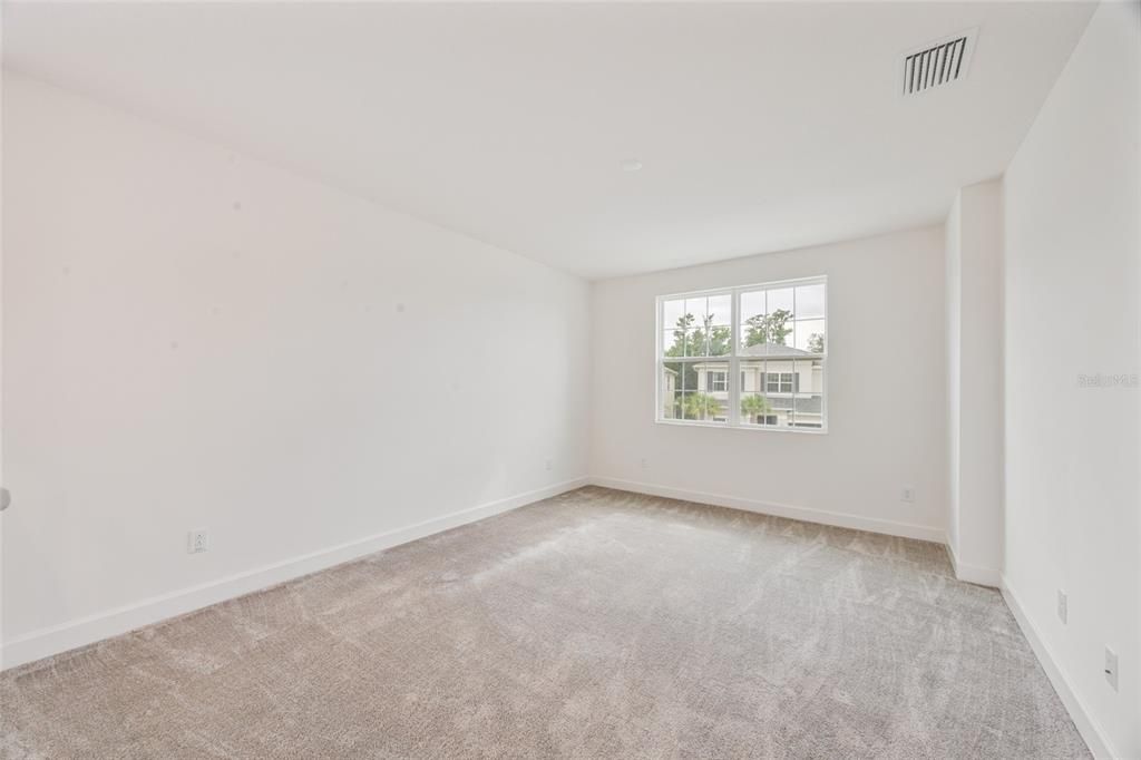 For Sale: $599,000 (5 beds, 4 baths, 3251 Square Feet)