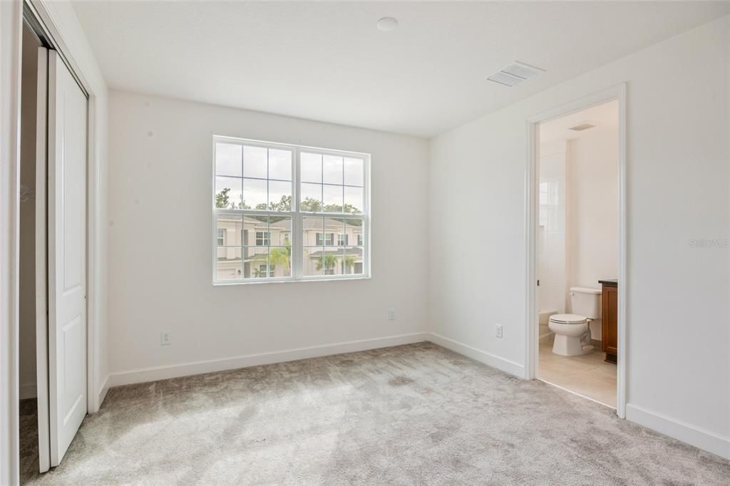 For Sale: $599,000 (5 beds, 4 baths, 3251 Square Feet)