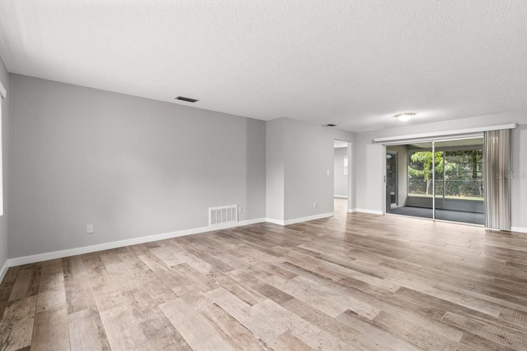 For Sale: $298,000 (3 beds, 2 baths, 1952 Square Feet)