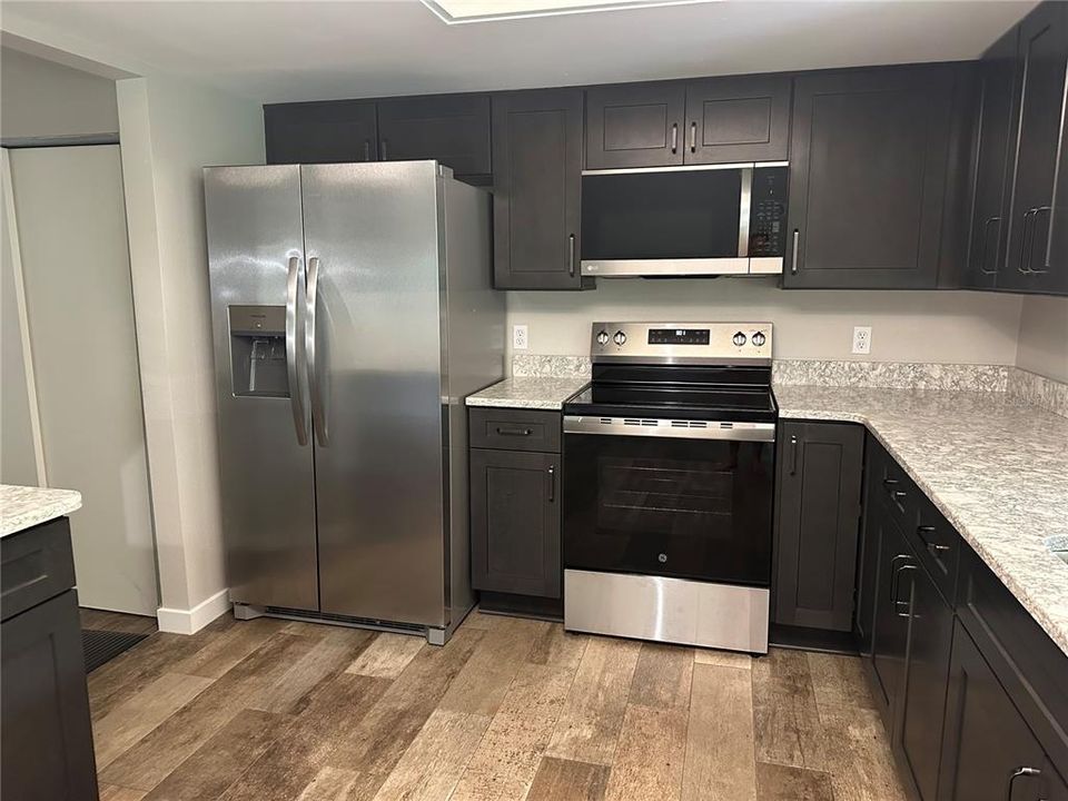 For Sale: $298,000 (3 beds, 2 baths, 1952 Square Feet)