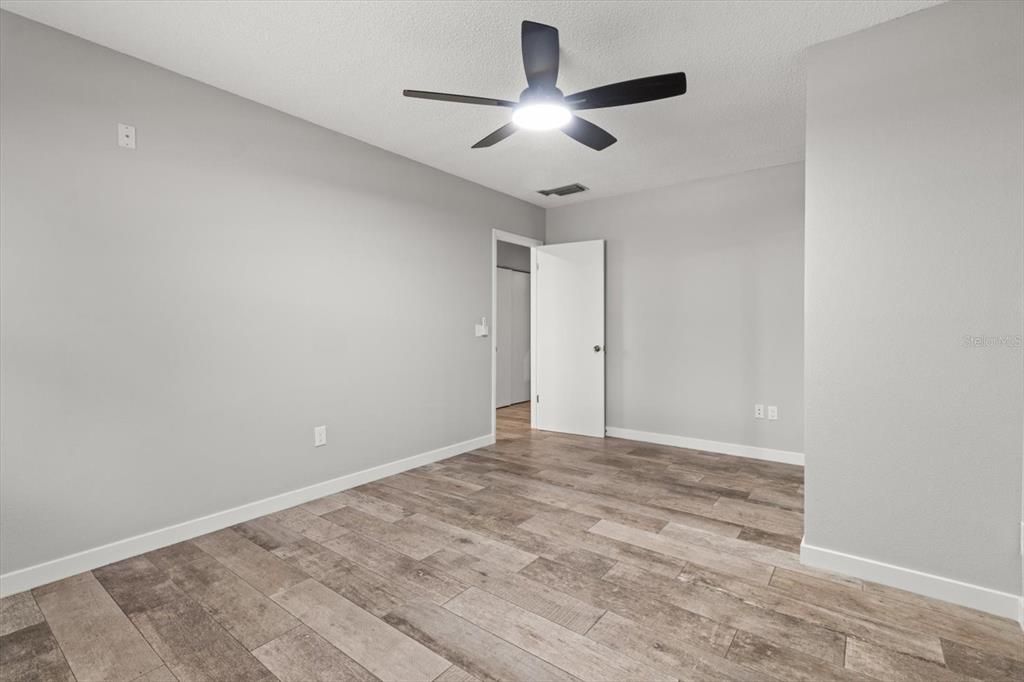 For Sale: $298,000 (3 beds, 2 baths, 1952 Square Feet)