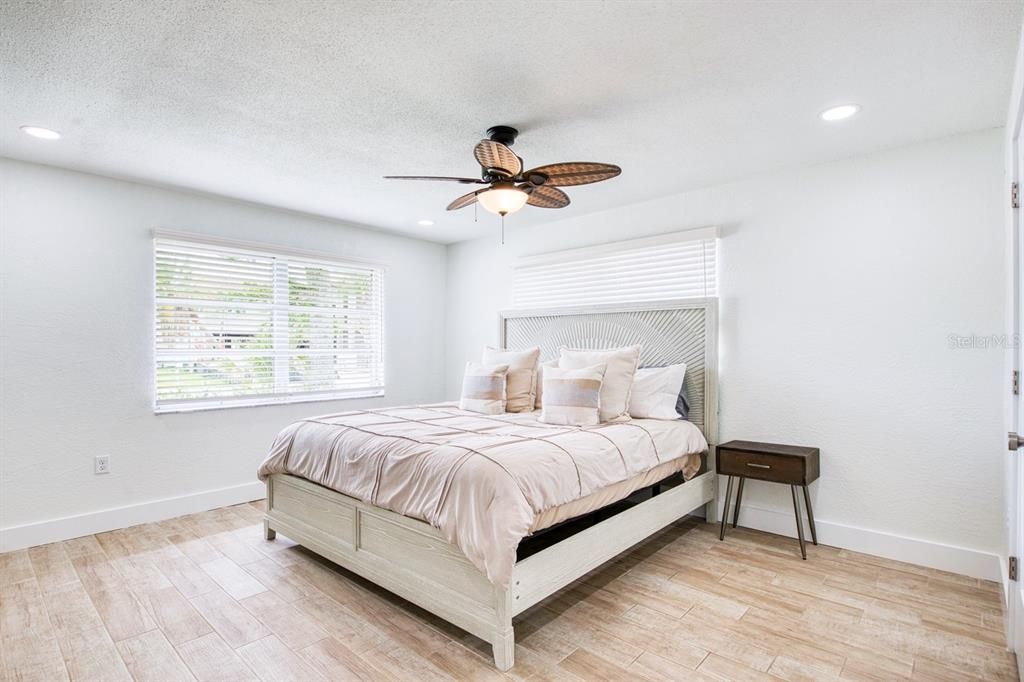 For Sale: $949,000 (3 beds, 2 baths, 1605 Square Feet)