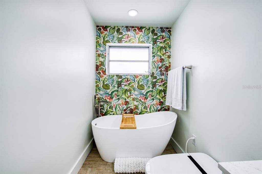 For Sale: $949,000 (3 beds, 2 baths, 1605 Square Feet)
