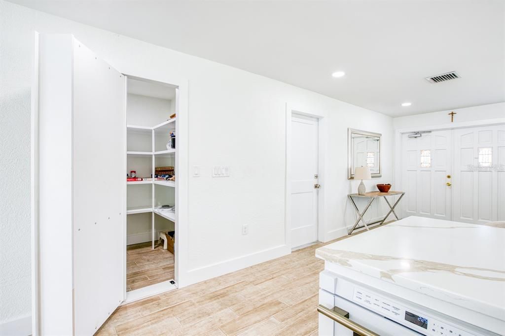 For Sale: $949,000 (3 beds, 2 baths, 1605 Square Feet)