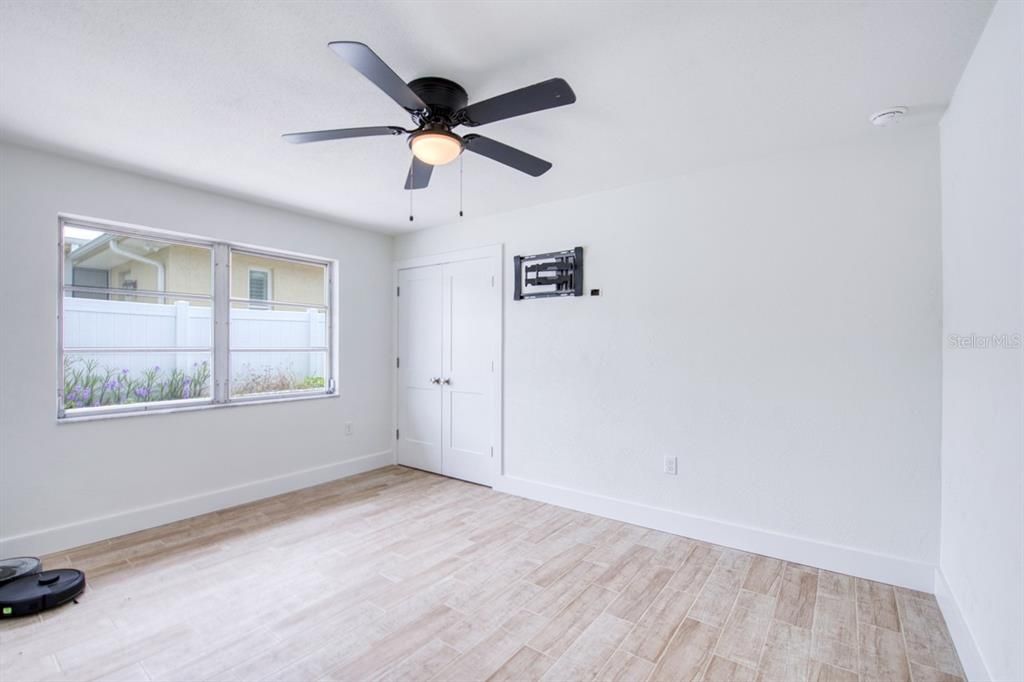 For Sale: $949,000 (3 beds, 2 baths, 1605 Square Feet)