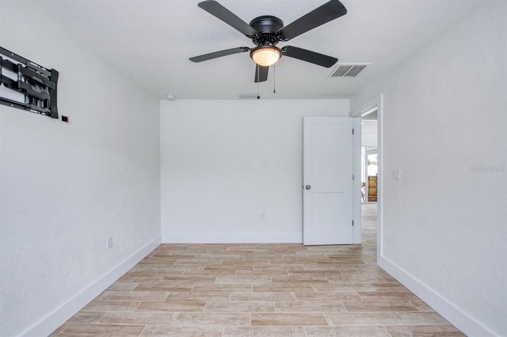 For Sale: $949,000 (3 beds, 2 baths, 1605 Square Feet)