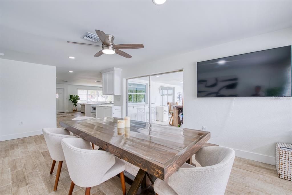 For Sale: $949,000 (3 beds, 2 baths, 1605 Square Feet)