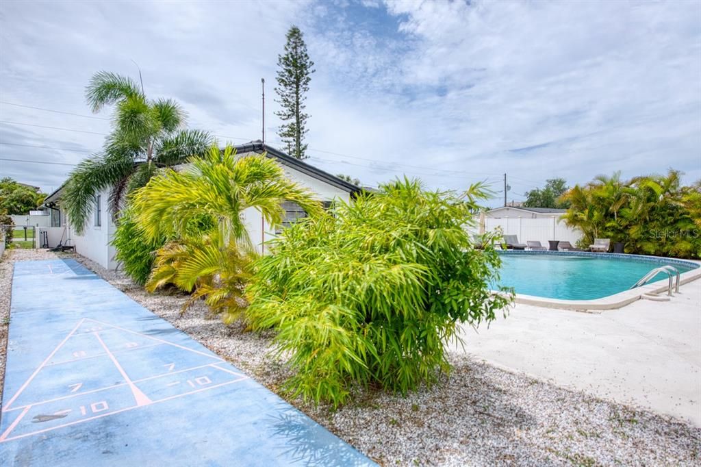 For Sale: $949,000 (3 beds, 2 baths, 1605 Square Feet)