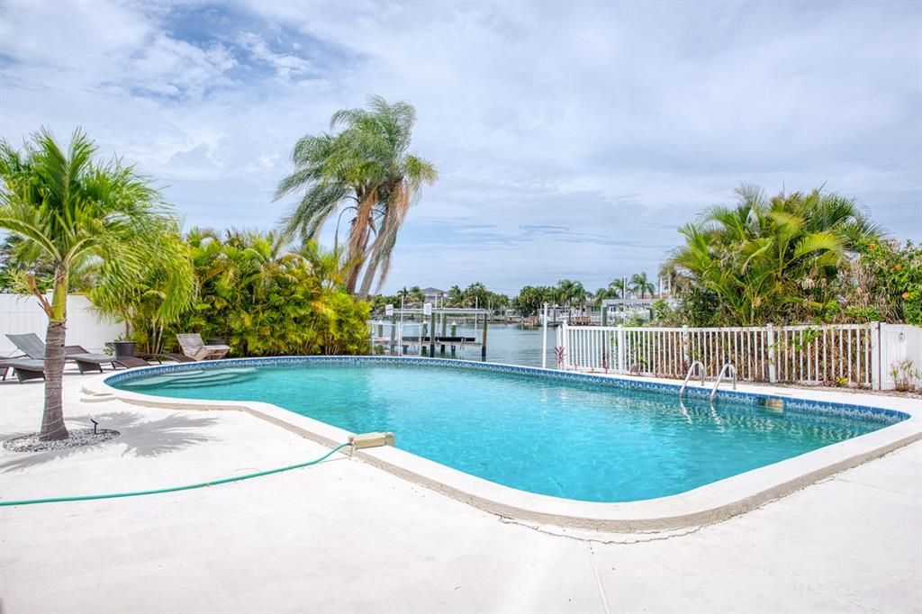 For Sale: $949,000 (3 beds, 2 baths, 1605 Square Feet)
