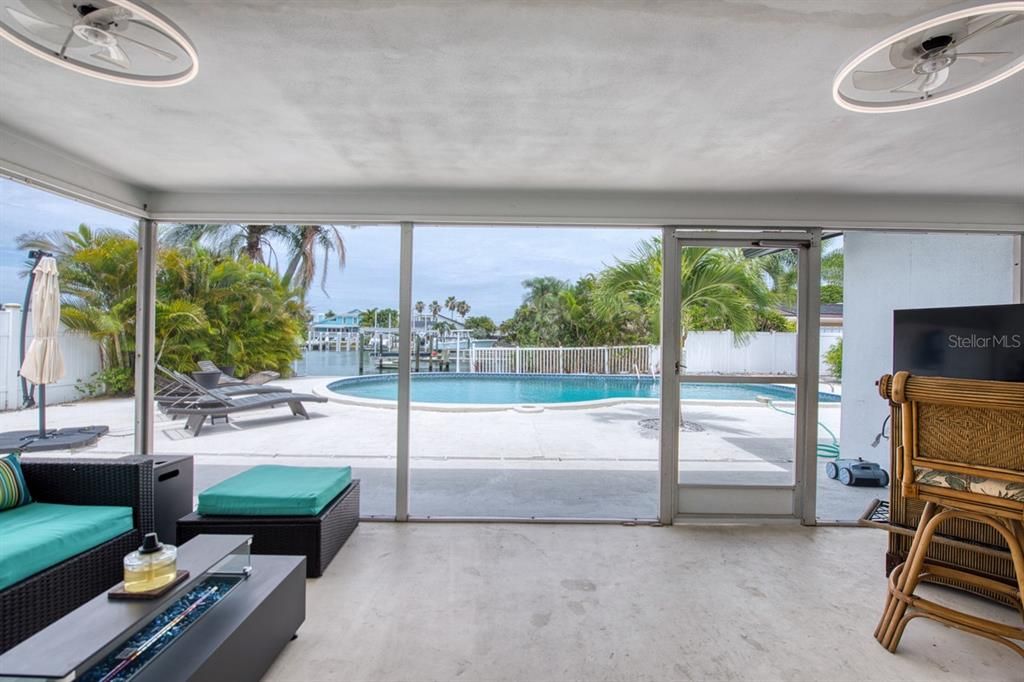 For Sale: $949,000 (3 beds, 2 baths, 1605 Square Feet)
