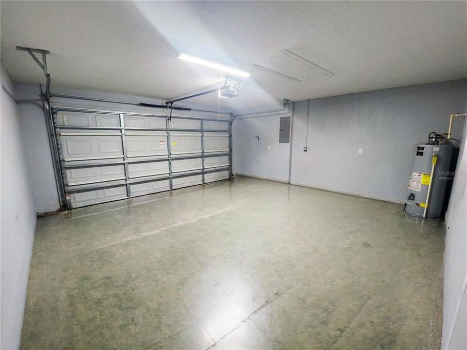 For Sale: $410,000 (4 beds, 2 baths, 1854 Square Feet)