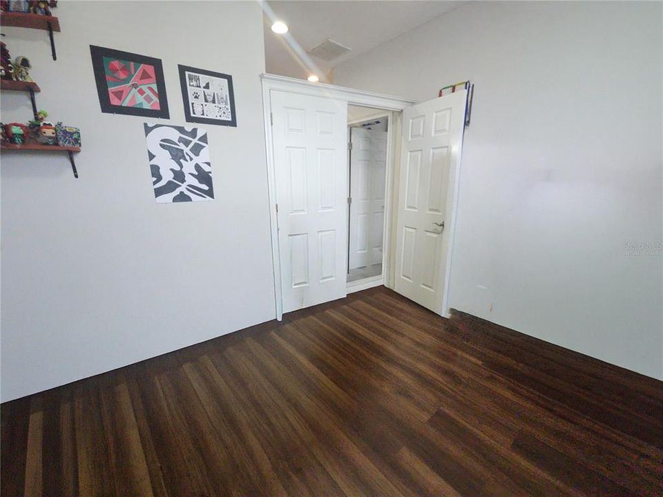 For Sale: $410,000 (4 beds, 2 baths, 1854 Square Feet)