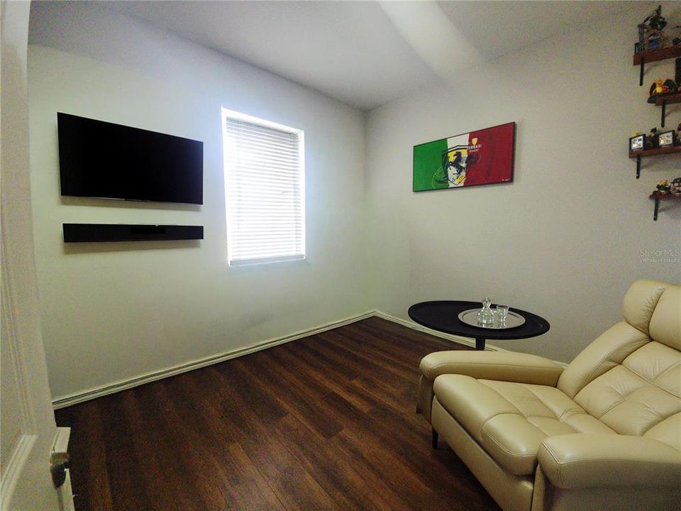 For Sale: $410,000 (4 beds, 2 baths, 1854 Square Feet)