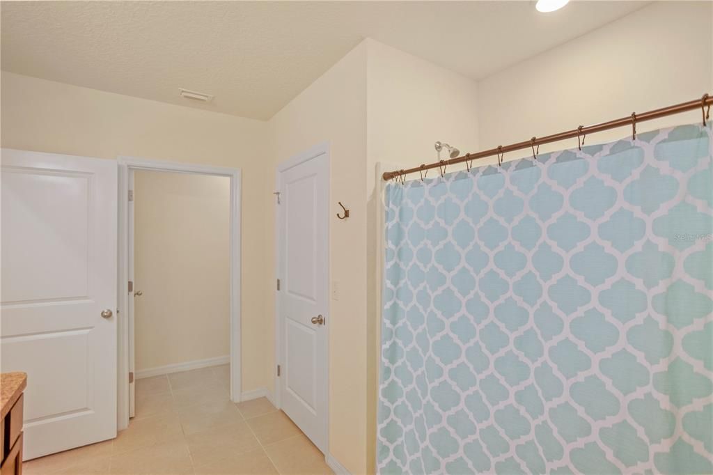 For Sale: $374,900 (4 beds, 2 baths, 2319 Square Feet)