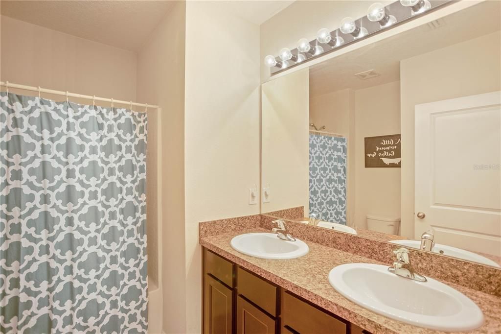 For Sale: $374,900 (4 beds, 2 baths, 2319 Square Feet)