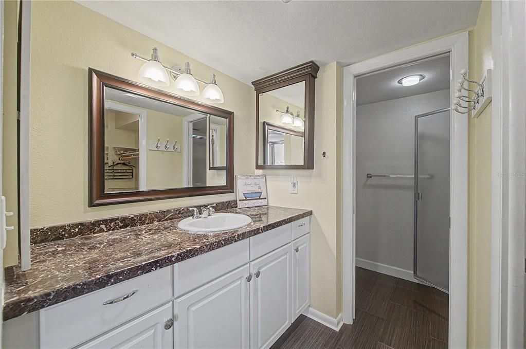 For Sale: $189,900 (2 beds, 2 baths, 1050 Square Feet)