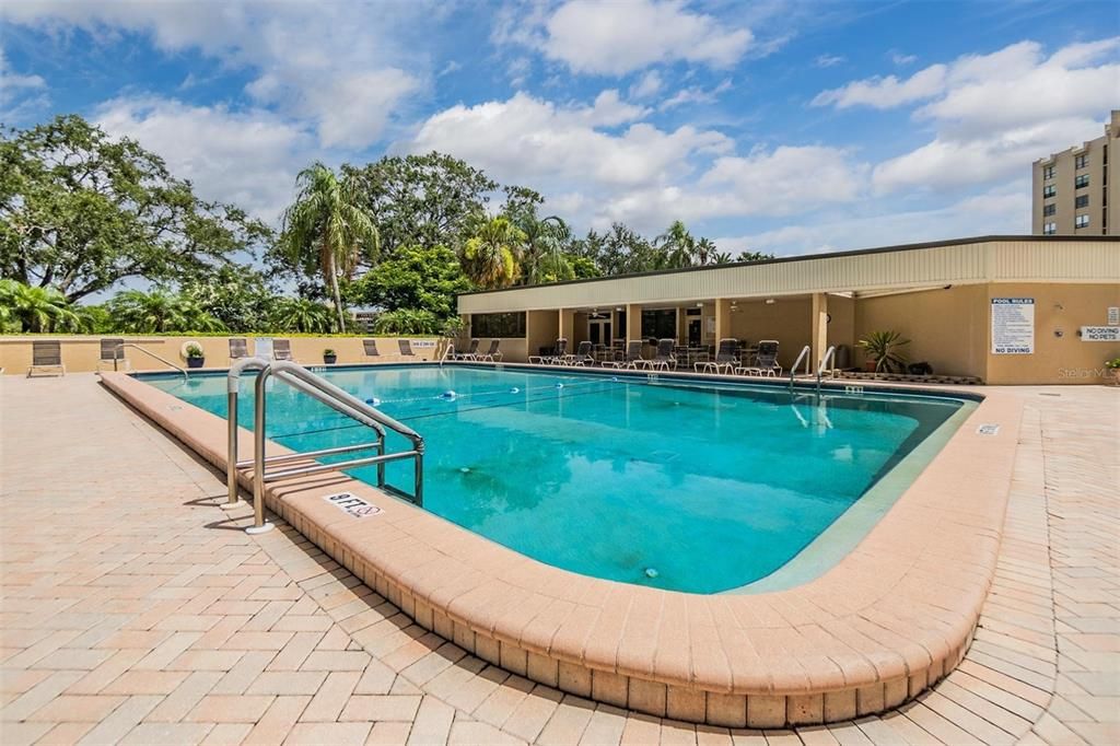 For Sale: $189,900 (2 beds, 2 baths, 1050 Square Feet)