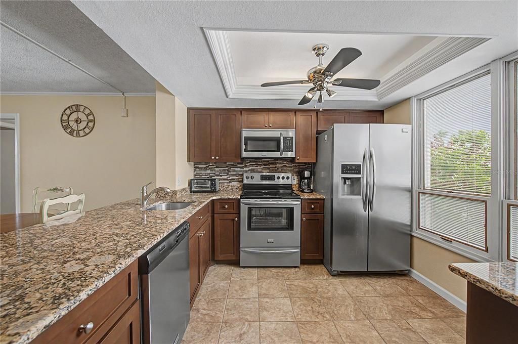 For Sale: $189,900 (2 beds, 2 baths, 1050 Square Feet)