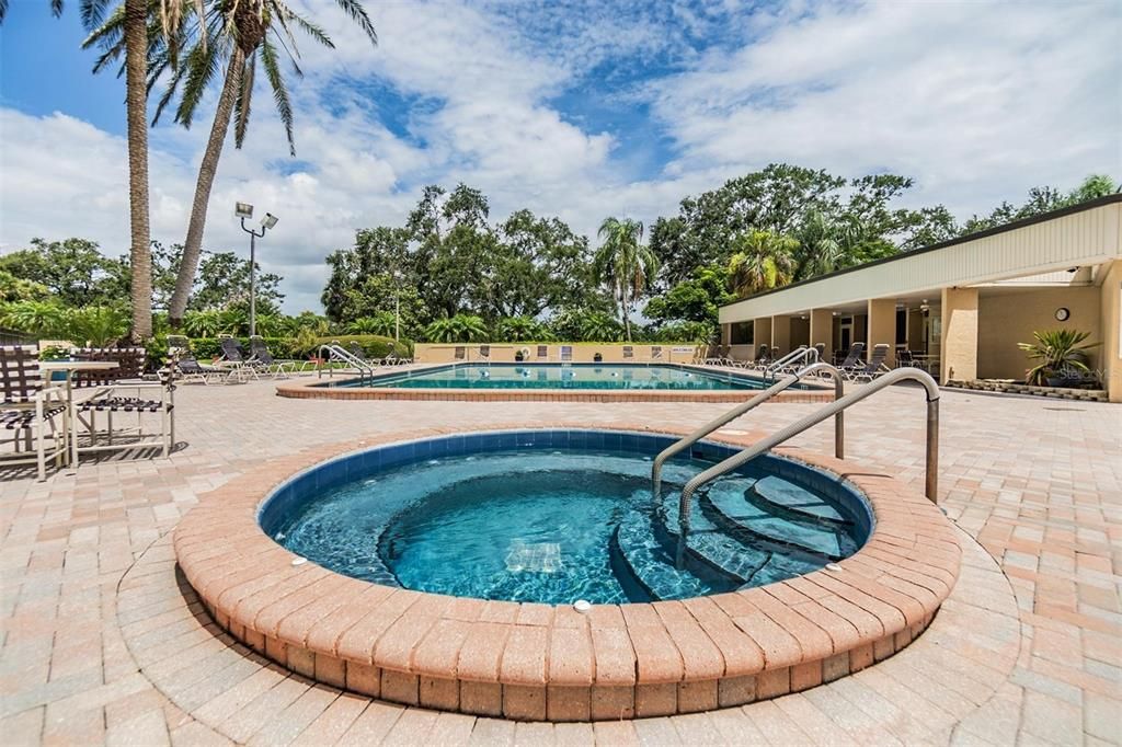 For Sale: $189,900 (2 beds, 2 baths, 1050 Square Feet)