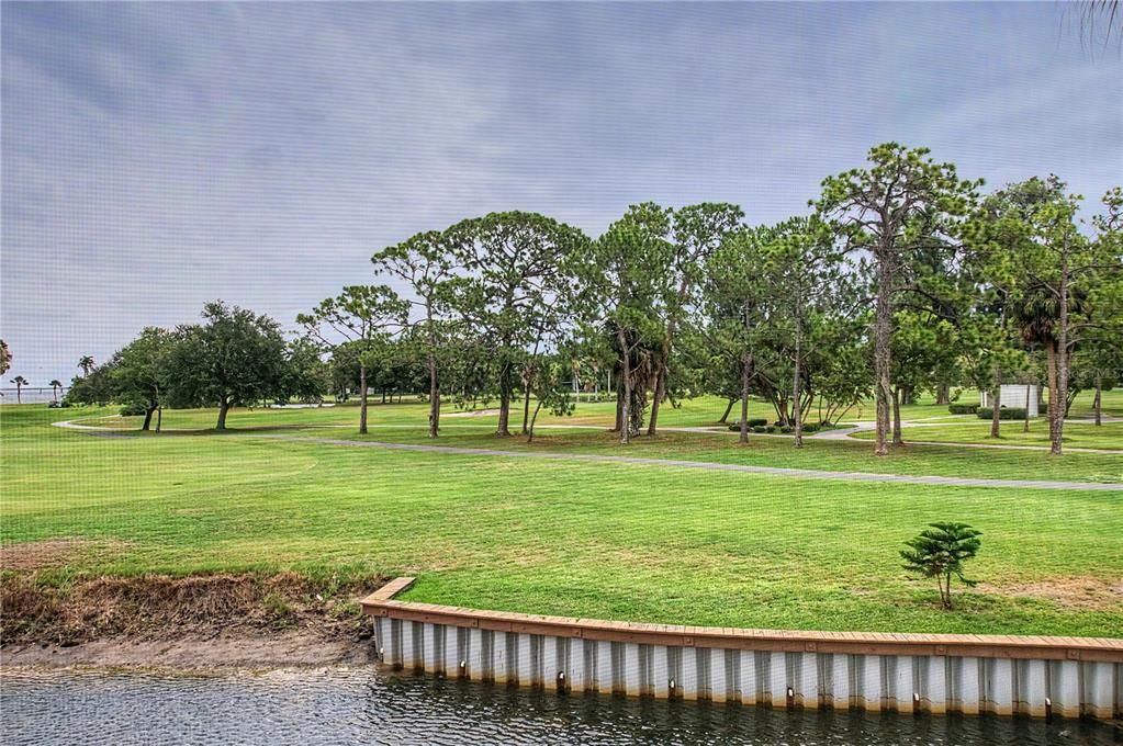 For Sale: $189,900 (2 beds, 2 baths, 1050 Square Feet)