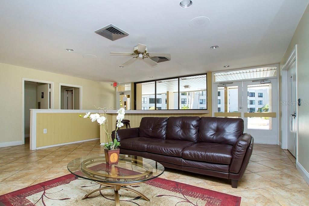 For Sale: $189,900 (2 beds, 2 baths, 1050 Square Feet)