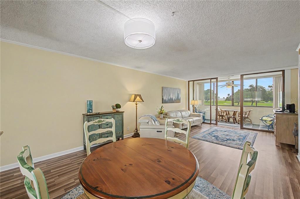 For Sale: $189,900 (2 beds, 2 baths, 1050 Square Feet)