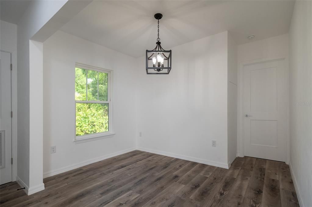 For Sale: $289,500 (4 beds, 3 baths, 1418 Square Feet)