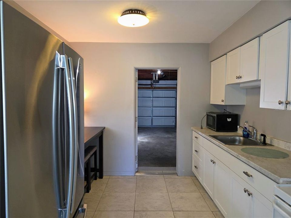 For Rent: $1,800 (2 beds, 1 baths, 756 Square Feet)