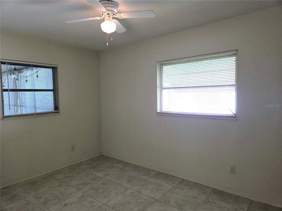 For Rent: $1,800 (2 beds, 1 baths, 756 Square Feet)