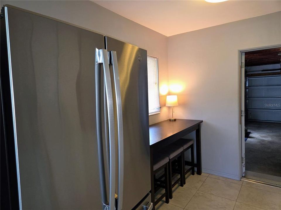For Rent: $1,800 (2 beds, 1 baths, 756 Square Feet)
