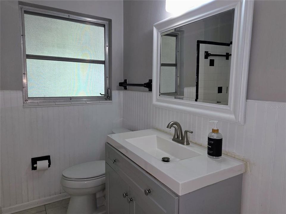 For Rent: $1,800 (2 beds, 1 baths, 756 Square Feet)