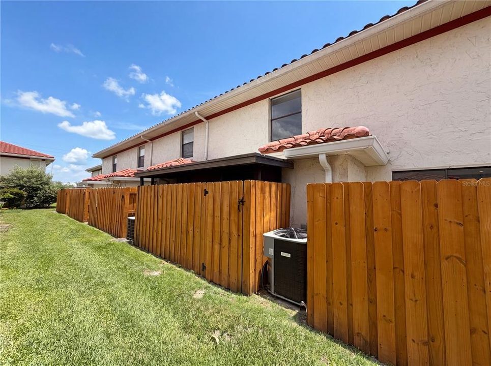 For Sale: $170,000 (2 beds, 1 baths, 1032 Square Feet)