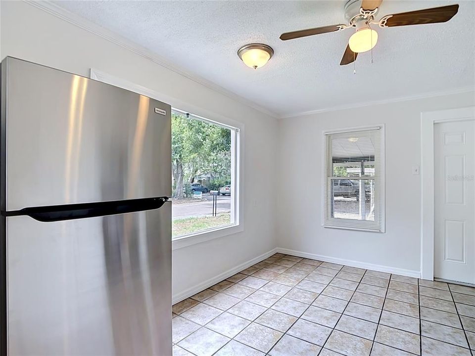 For Sale: $199,000 (2 beds, 1 baths, 1154 Square Feet)