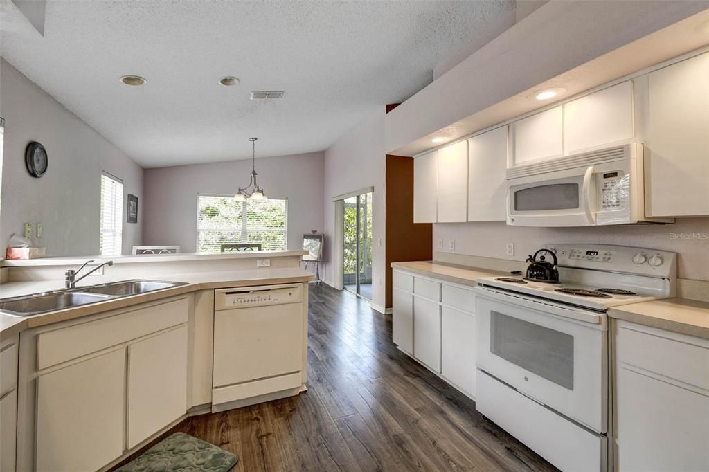 En Venta: $300,000 (3 camas, 2 baños, 1649 Pies cuadrados)