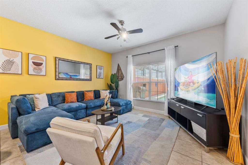For Sale: $340,000 (4 beds, 3 baths, 1902 Square Feet)