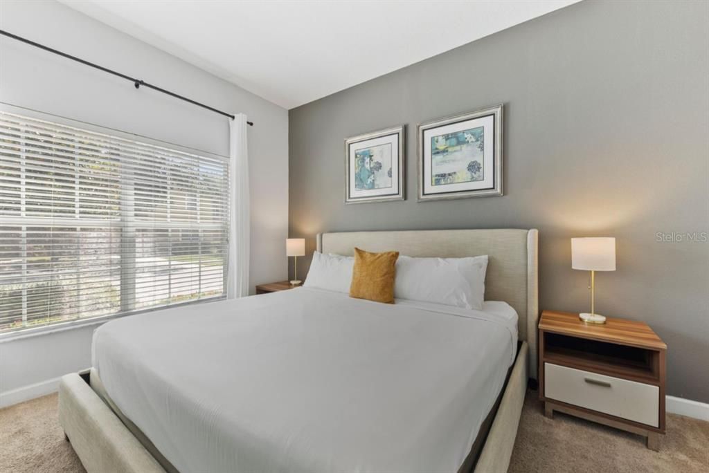 For Sale: $340,000 (4 beds, 3 baths, 1902 Square Feet)