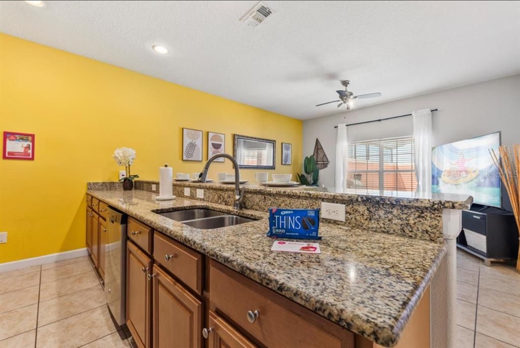 For Sale: $340,000 (4 beds, 3 baths, 1902 Square Feet)