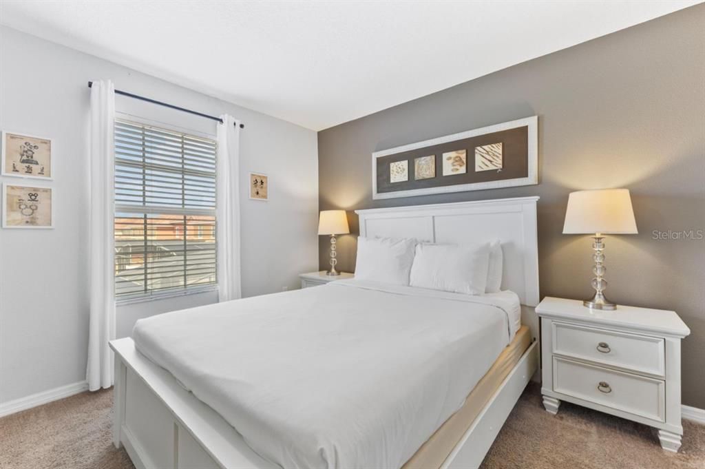 For Sale: $340,000 (4 beds, 3 baths, 1902 Square Feet)
