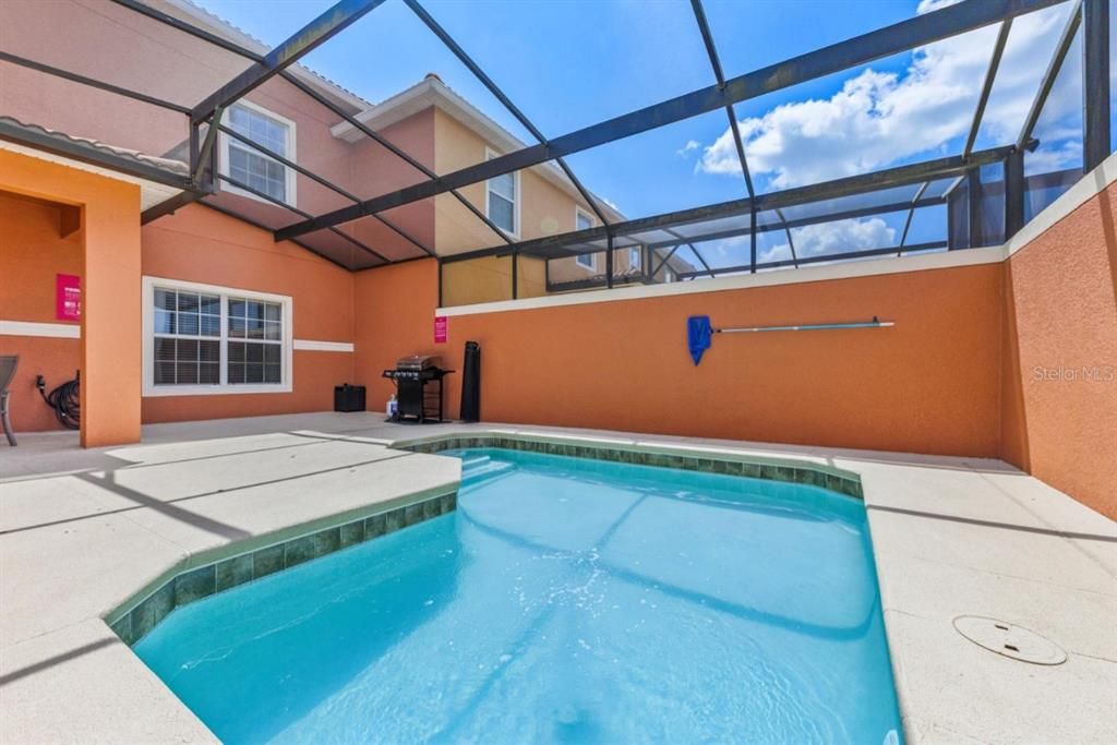 For Sale: $340,000 (4 beds, 3 baths, 1902 Square Feet)