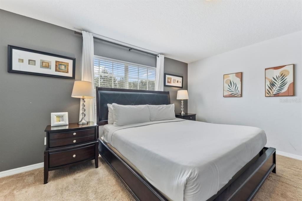 For Sale: $340,000 (4 beds, 3 baths, 1902 Square Feet)
