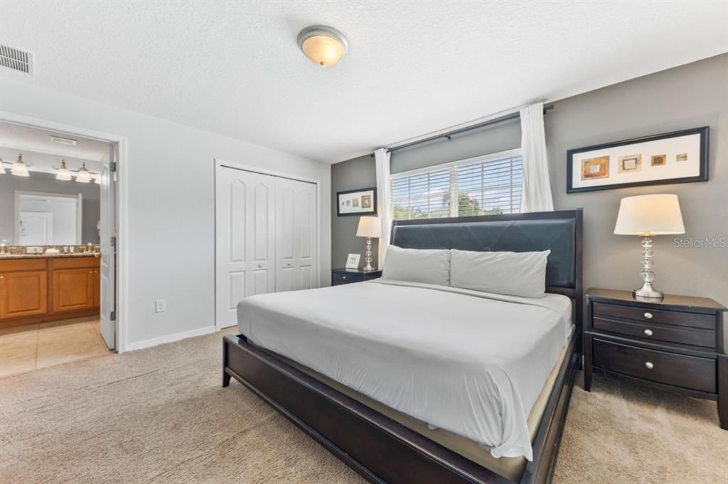 For Sale: $340,000 (4 beds, 3 baths, 1902 Square Feet)