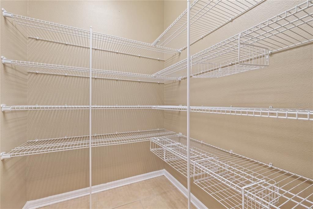 На продажу: $650,000 (4 спален, 2 ванн, 3205 Квадратных фут)
