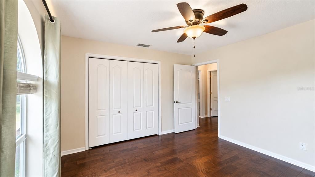 For Sale: $385,000 (3 beds, 2 baths, 1888 Square Feet)