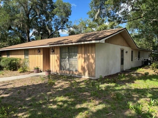 For Sale: $300,000 (4 beds, 2 baths, 1676 Square Feet)