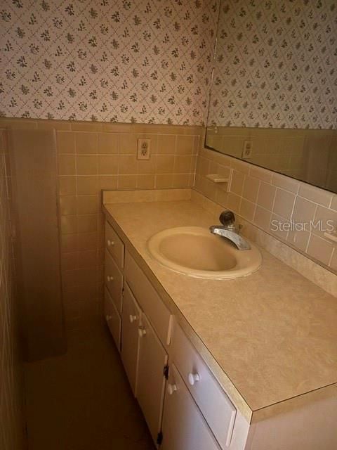 For Sale: $300,000 (4 beds, 2 baths, 1676 Square Feet)