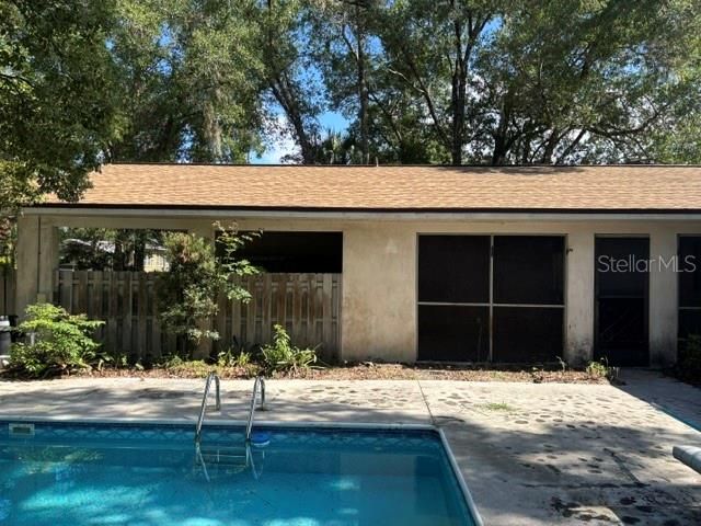 For Sale: $300,000 (4 beds, 2 baths, 1676 Square Feet)