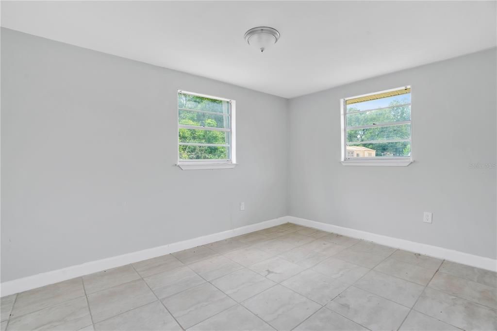 For Sale: $165,000 (3 beds, 1 baths, 816 Square Feet)