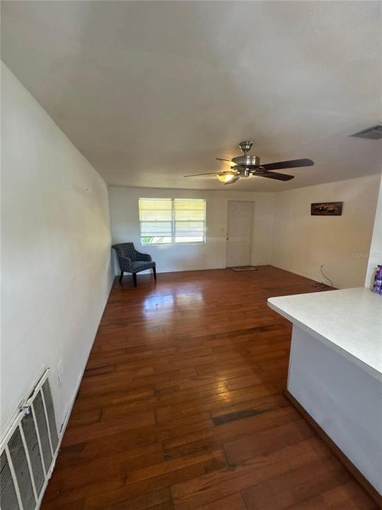 For Sale: $209,000 (2 beds, 2 baths, 1032 Square Feet)