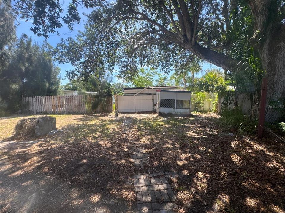 For Sale: $209,000 (2 beds, 2 baths, 1032 Square Feet)