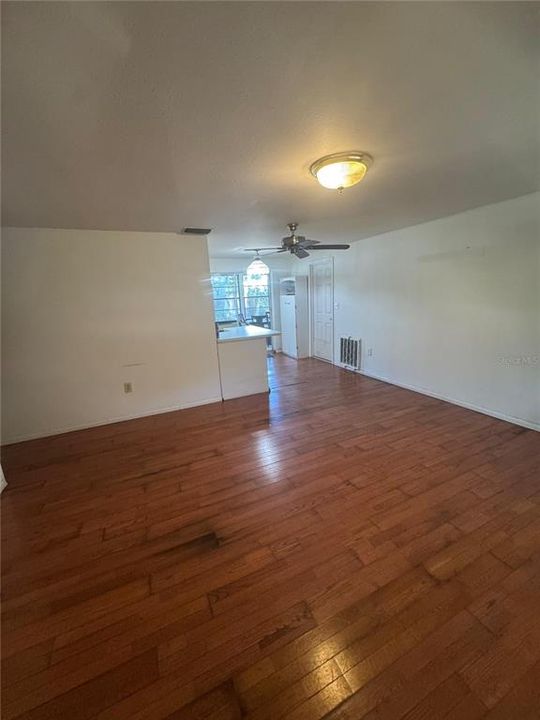 For Sale: $209,000 (2 beds, 2 baths, 1032 Square Feet)